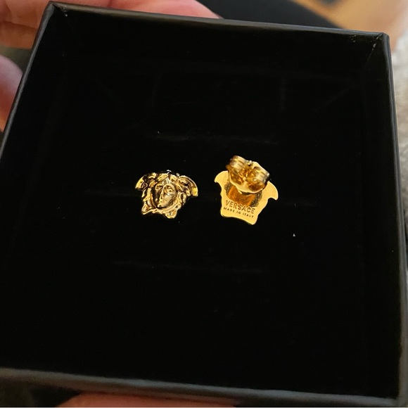 AUTHENTIC and current season Versace Medusa Stud Earrings Brand NEW! - Picture 3 of 7